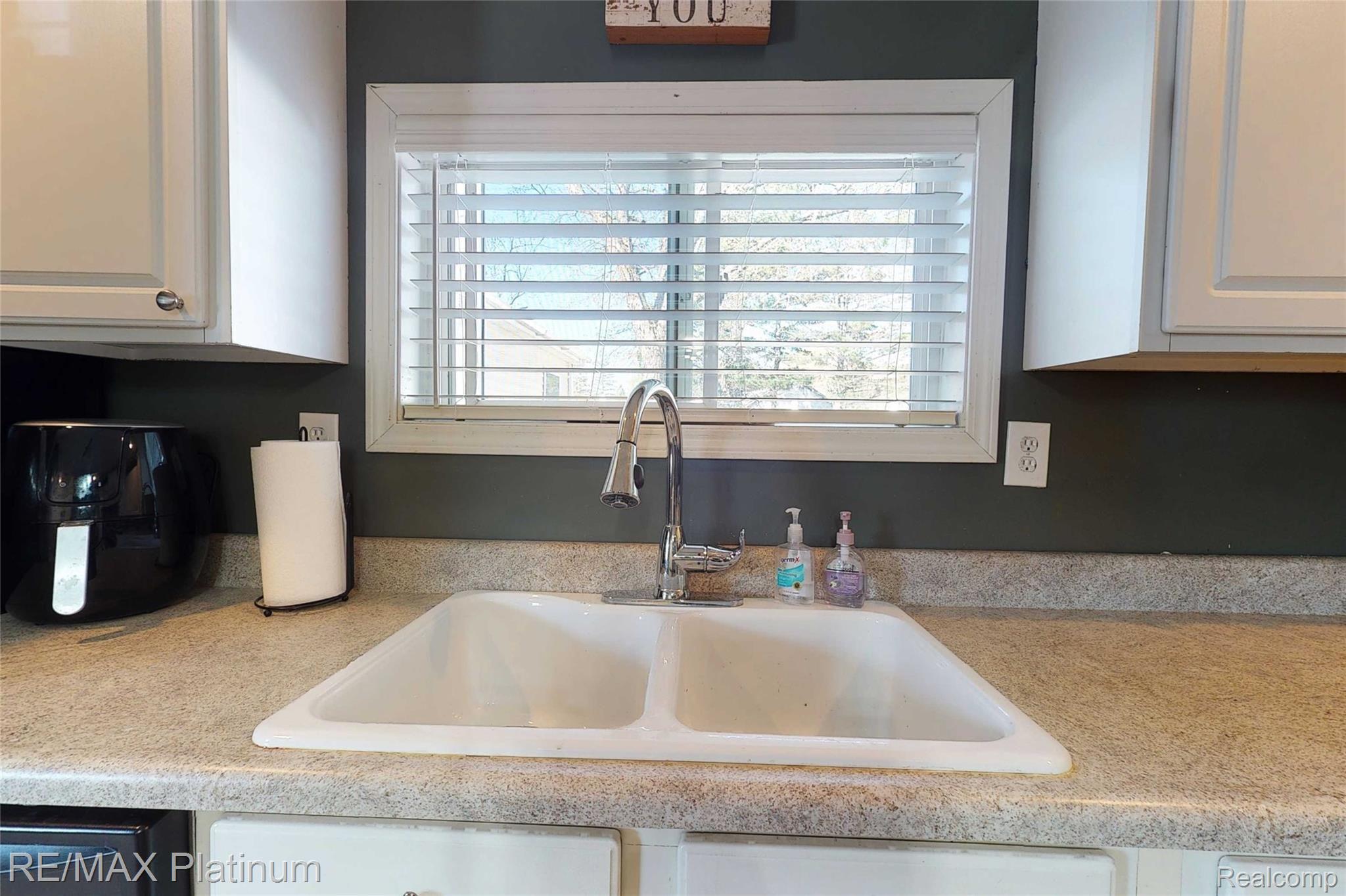 857 East Olson Road Midland, MI 48640 - Photo 22 of 52 857-E-Olson-Rd-15 Kitchen.jpg