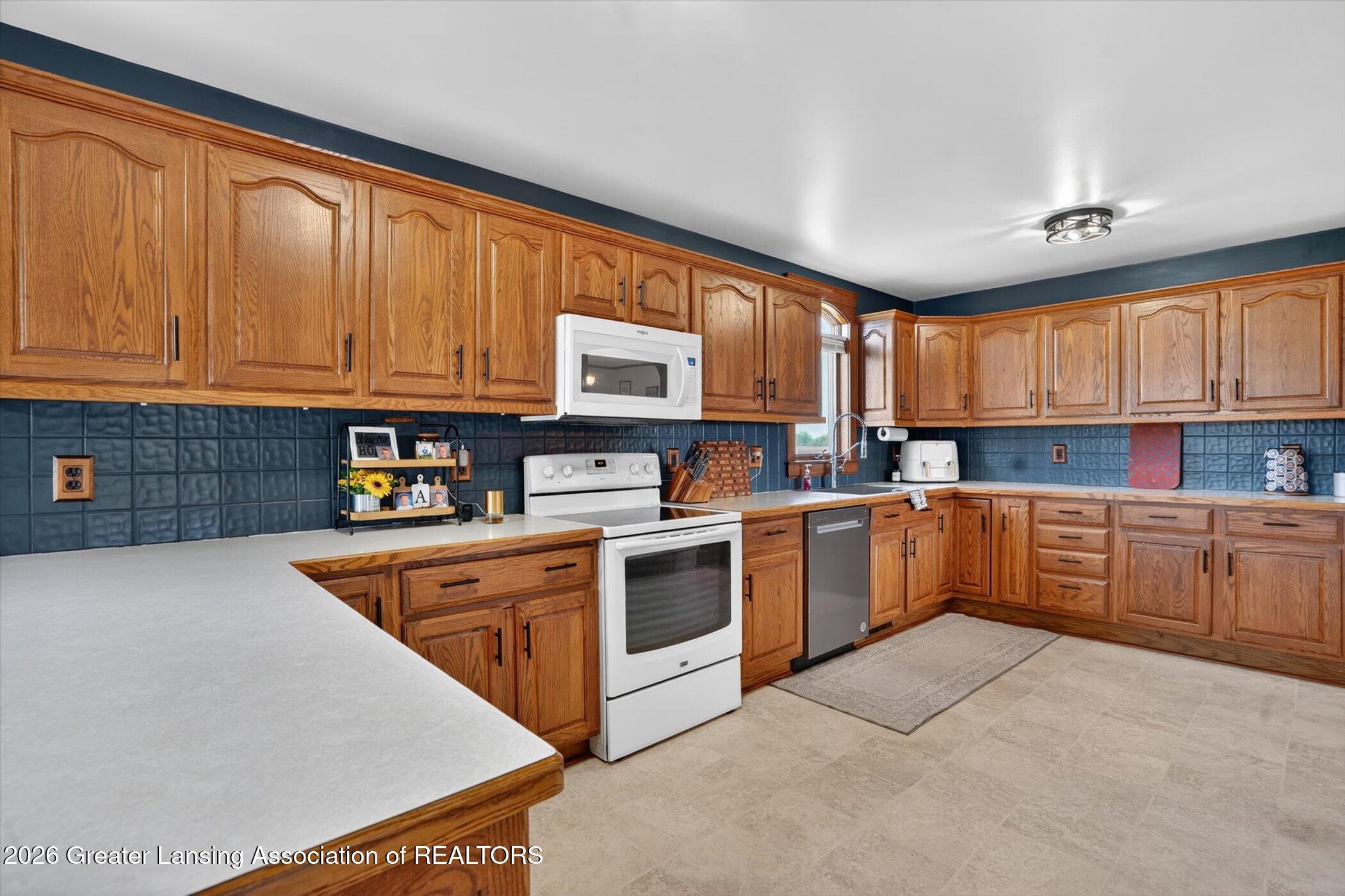 7613 Benton Road Charlotte, MI 48813 - Photo 13 of 43 13-7613-Benton-Rd-Charlotte-MI-48813-Win