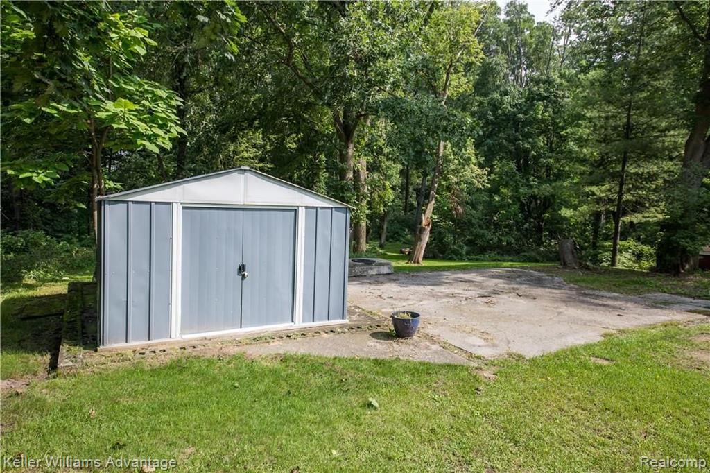 48222 Joy Road Plymouth, MI 48170 - Photo 37 of 43