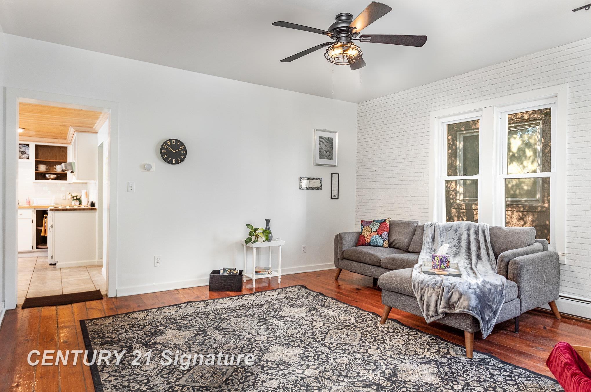 2176 3rd Street Bay City, MI 48708 - Photo 8 of 18 50148878-3a9103ea-405d-427b-a687-20a89a69f6ce.JPG