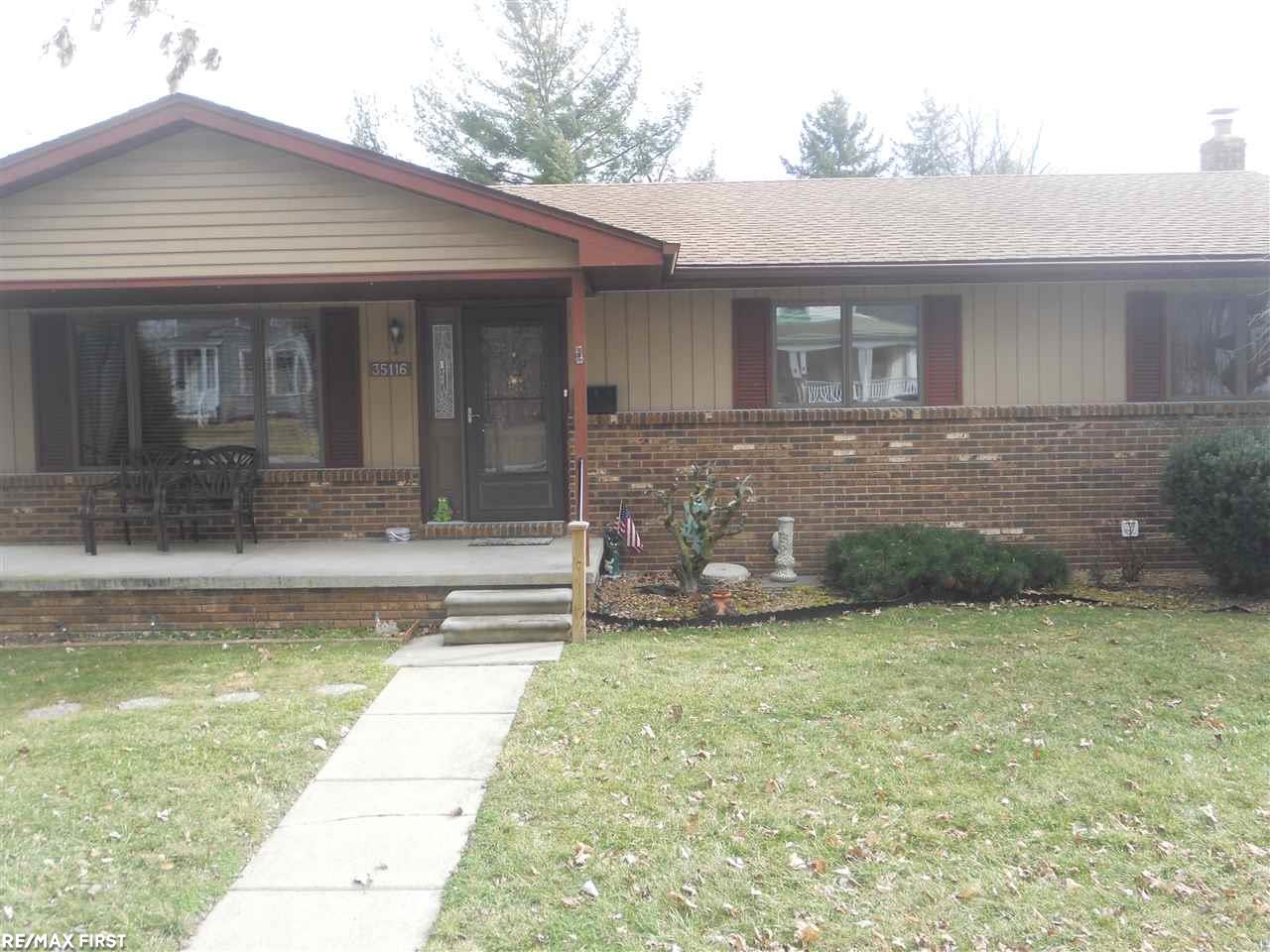 35116 Ridge Street Richmond, MI 48062 - Photo 3 of 25 31313472-2.JPG
