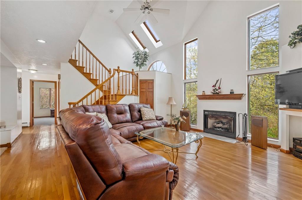 856 Hulton Road Verona, PA 15147 - Photo 8 of 32 Gallery Image 8