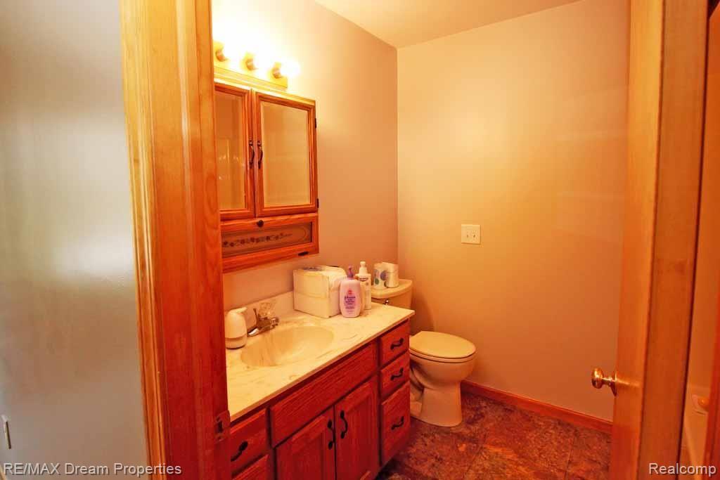 5276 Green Road Fenton, MI 48430 - Photo 13 of 23 7 Green (2).jpg
