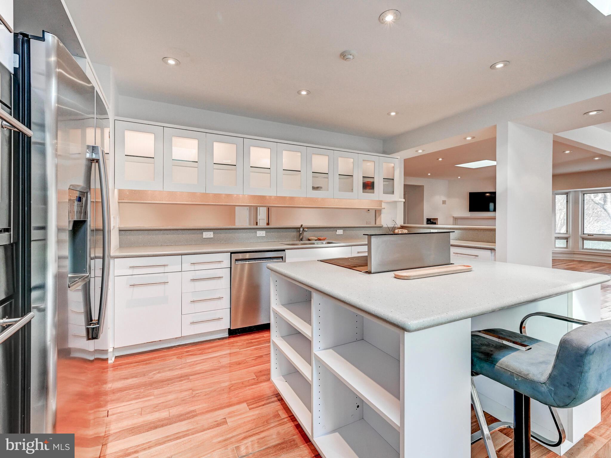 6138 Barroll Road Baltimore, MD 21209 - Photo 14 of 26