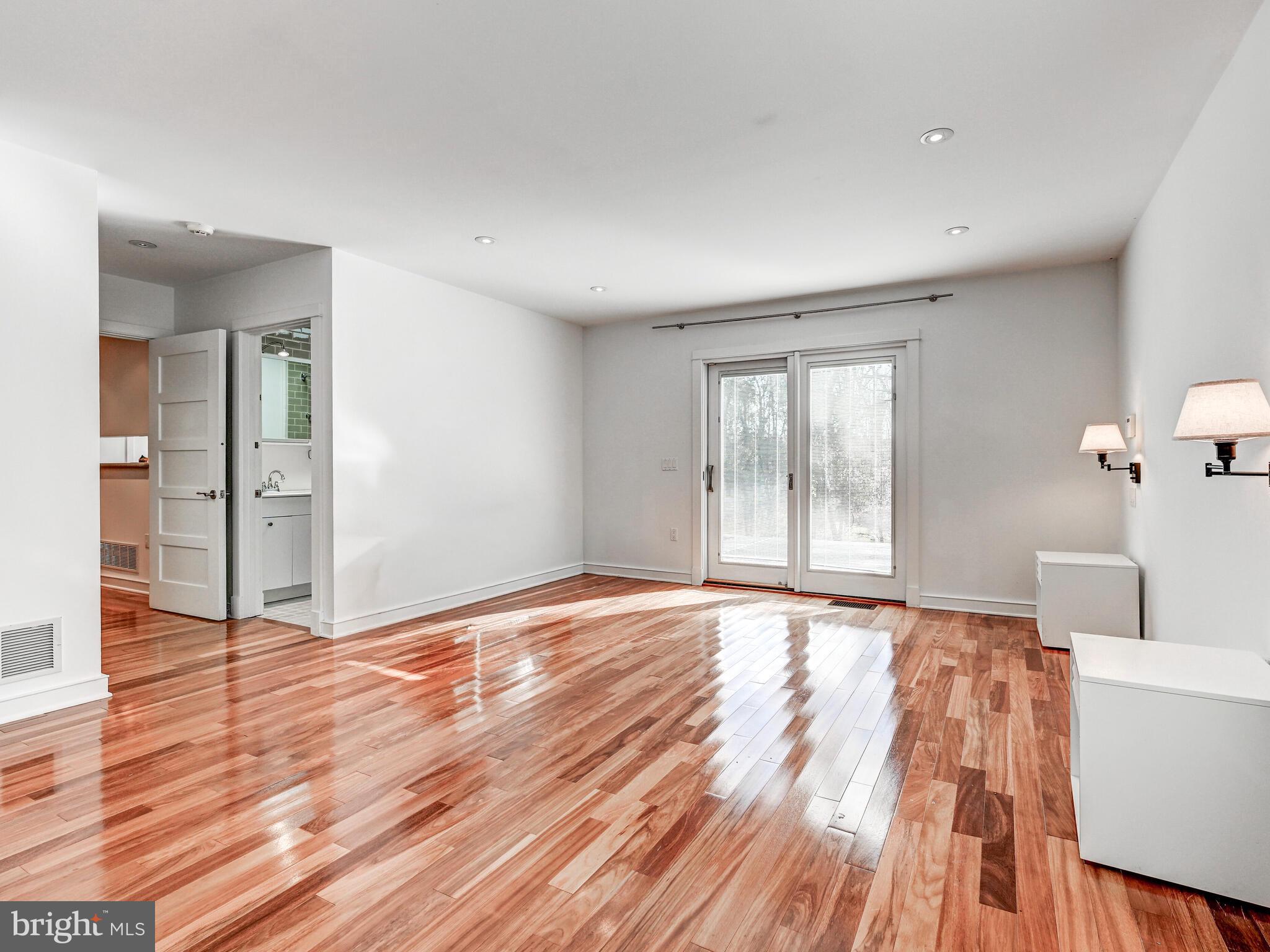 6138 Barroll Road Baltimore, MD 21209 - Photo 16 of 26 With access to deck