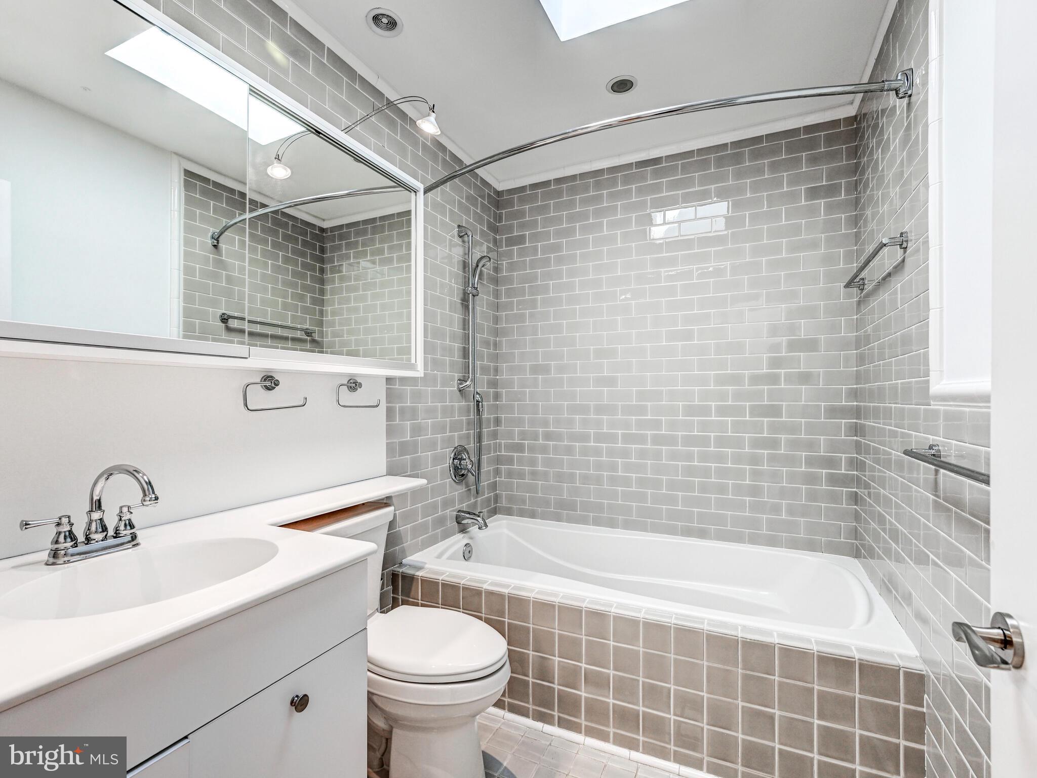 6138 Barroll Road Baltimore, MD 21209 - Photo 17 of 26 Ensuite #1 Full Bath