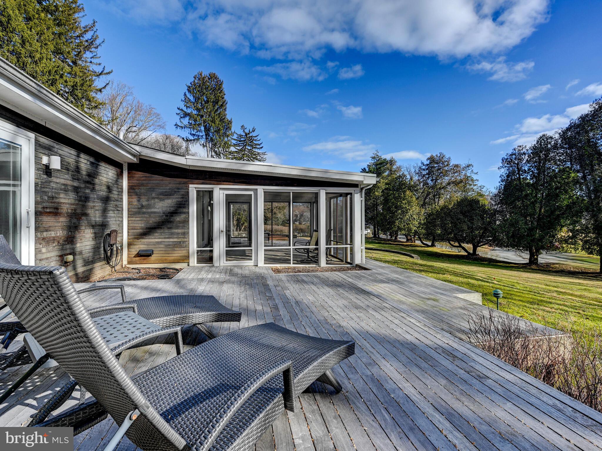 6138 Barroll Road Baltimore, MD 21209 - Photo 2 of 26 Views and Privacy