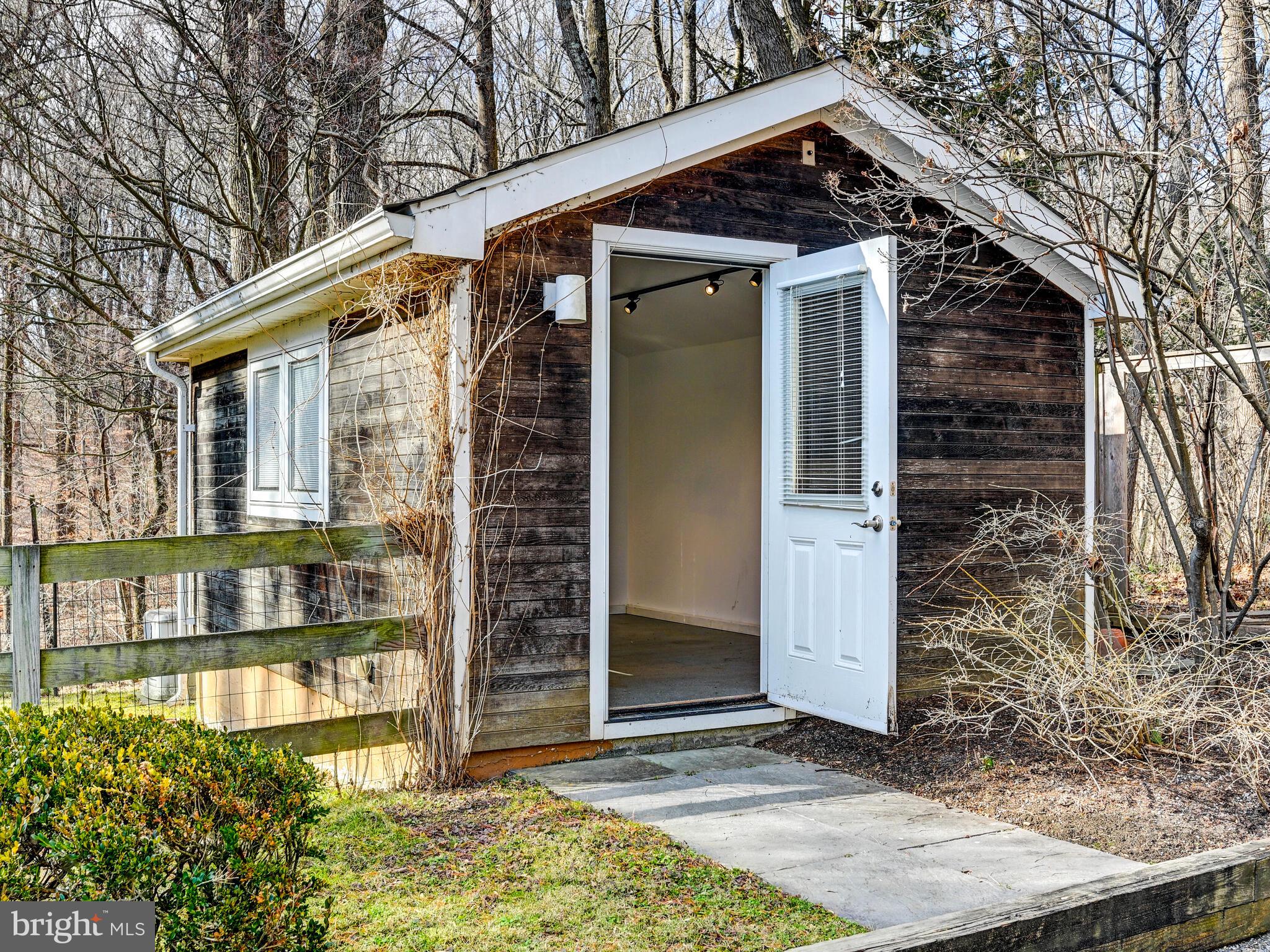 6138 Barroll Road Baltimore, MD 21209 - Photo 23 of 26 Office/studio