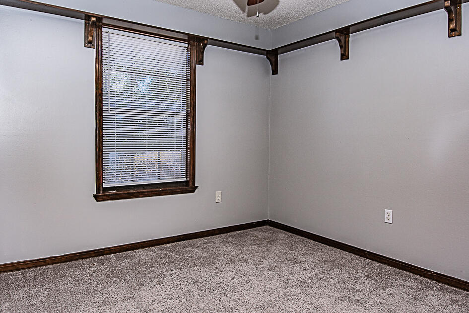 116 Walker Circle West Crestview, FL 32539 - Photo 14 of 20 a view of a room that has a window in it