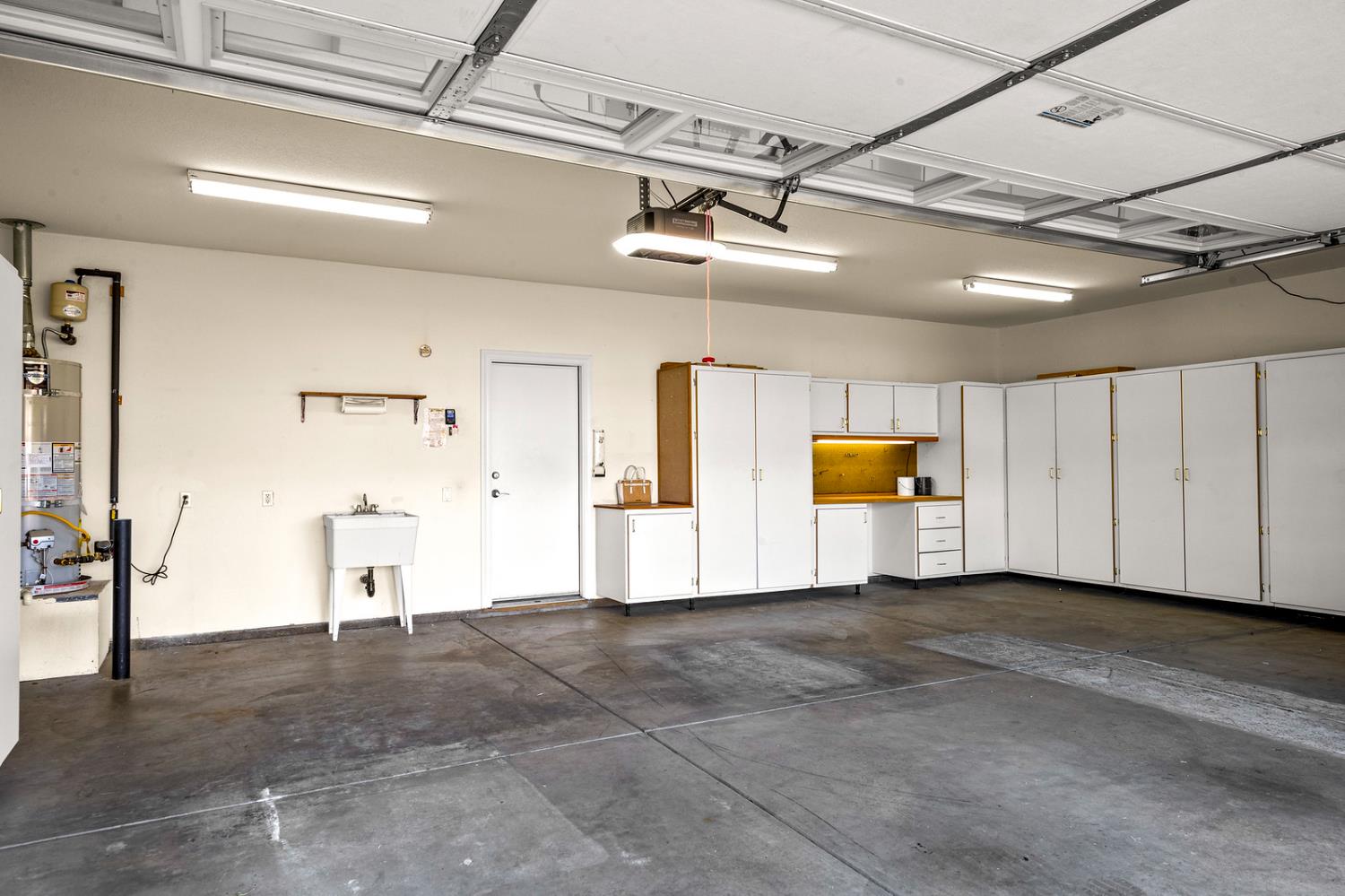 856 Mossy Ridge Lane Lincoln, CA 95648 - Photo 32 of 44 a view of a livingroom with a ceiling fan