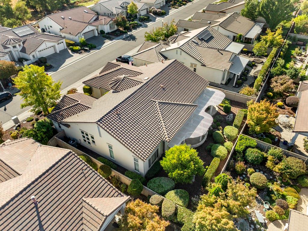 856 Mossy Ridge Lane Lincoln, CA 95648 - Photo 39 of 44 an aerial view of a house with a yard and garden
