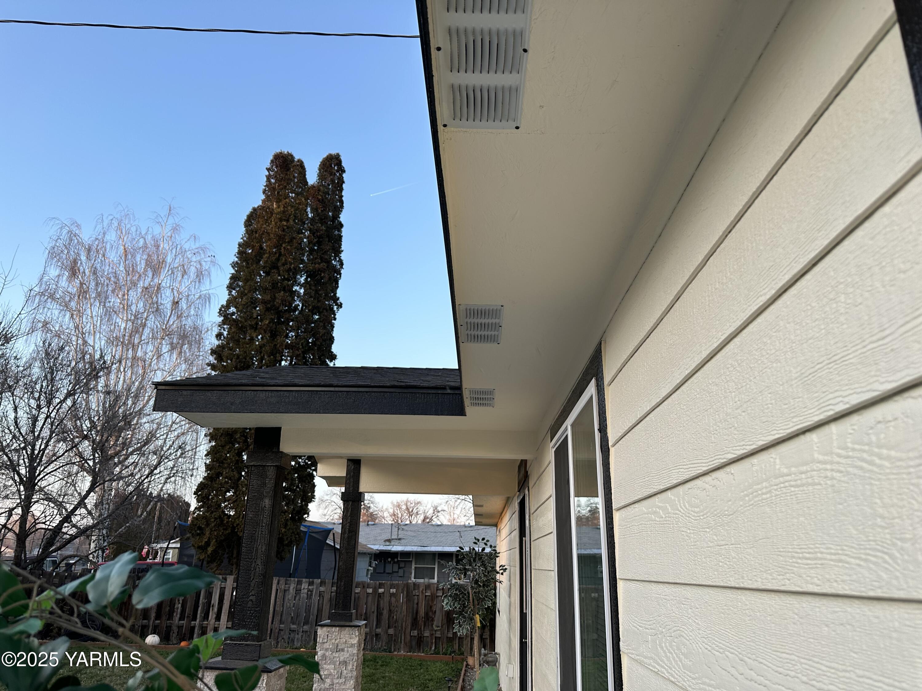 212 West Boulevard, Unit S Granger, WA 98932 - Photo 38 of 40 a view of entryway