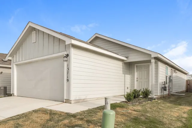 $1,375 | 13719 Bucket Way, San Antonio, TX 78252