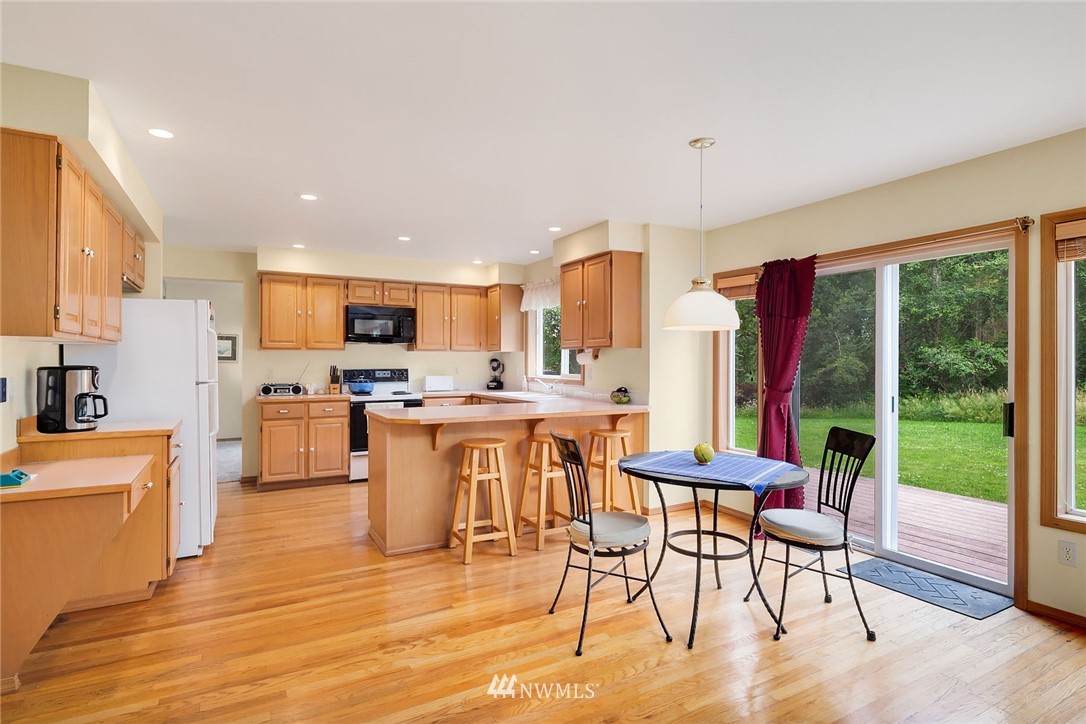 9924 Southwest 156th Street Vashon, WA 98070 - Photo 11 of 25
