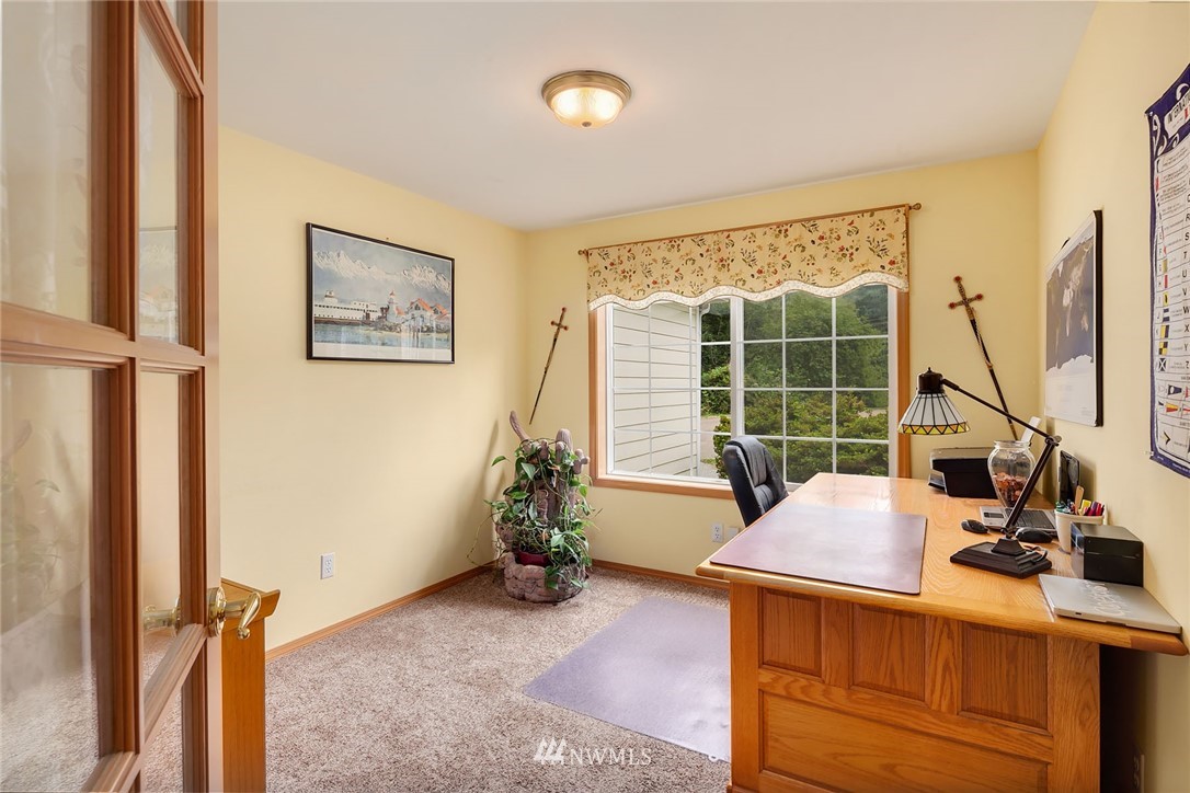 9924 Southwest 156th Street Vashon, WA 98070 - Photo 14 of 25