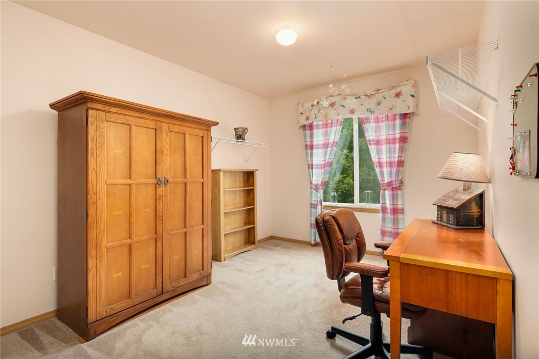 9924 Southwest 156th Street Vashon, WA 98070 - Photo 18 of 25