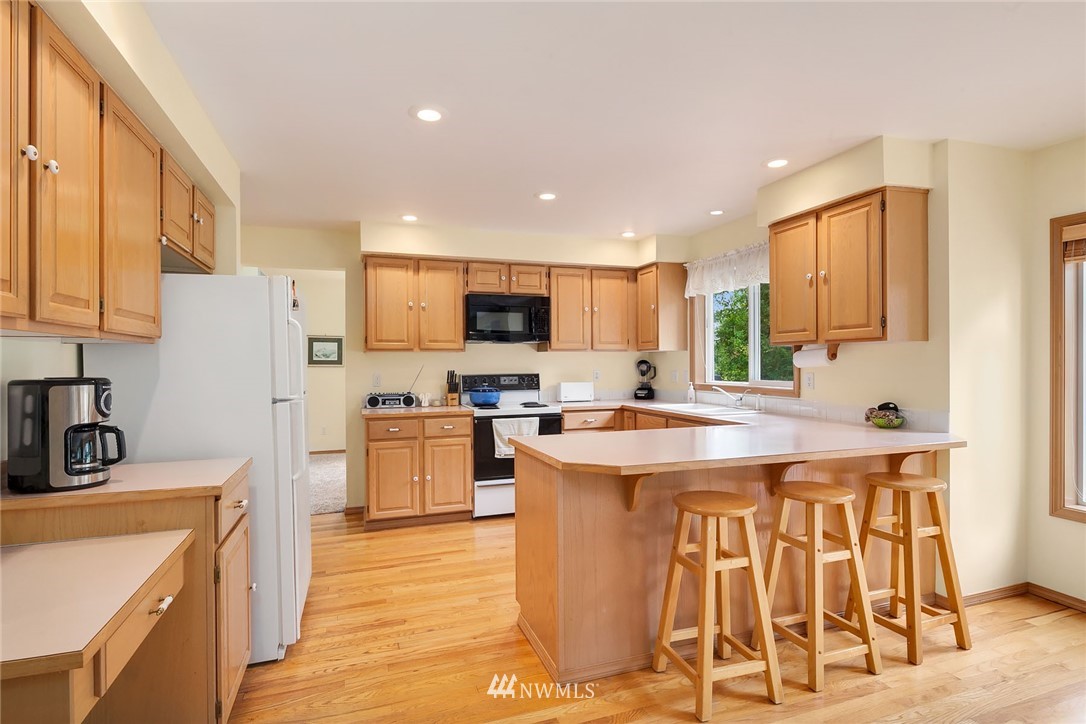 9924 Southwest 156th Street Vashon, WA 98070 - Photo 10 of 25