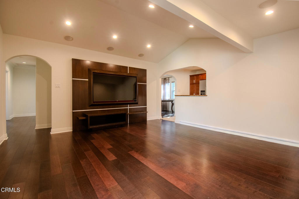 4635 Cartwright Avenue Los Angeles, CA 91602 - Photo 12 of 48 DSC_0054-HDR