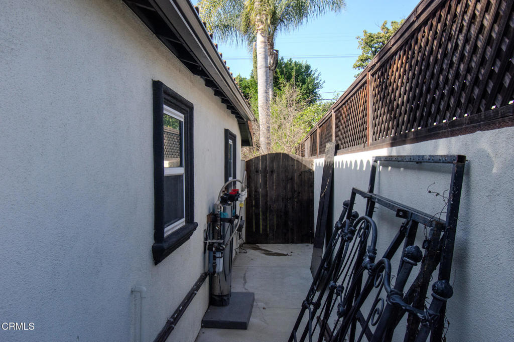 4635 Cartwright Avenue Los Angeles, CA 91602 - Photo 36 of 48 DSC_0155