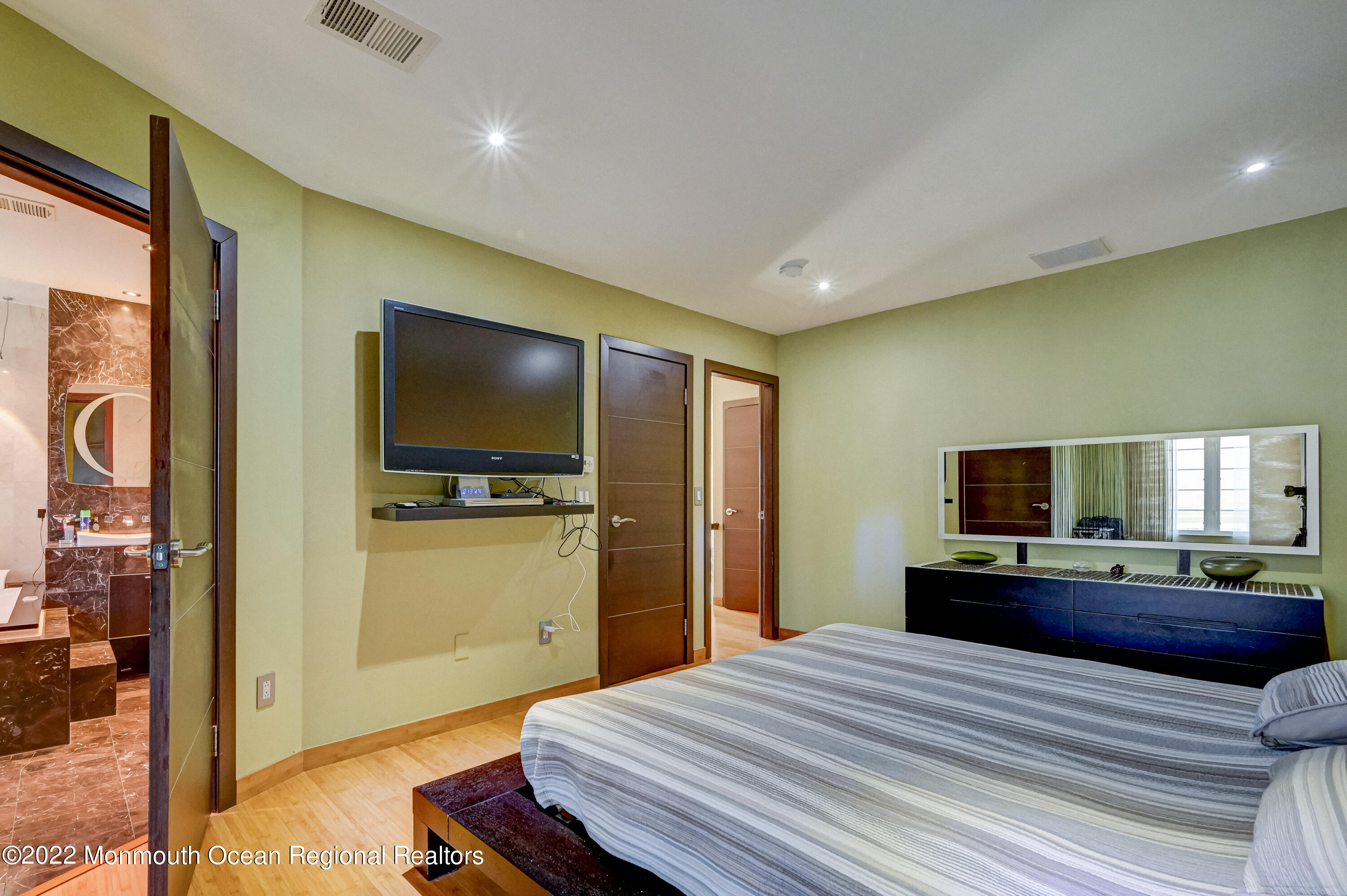 212 April Way Middletown, NJ 07748 - Photo 23 of 31 212_april_way028