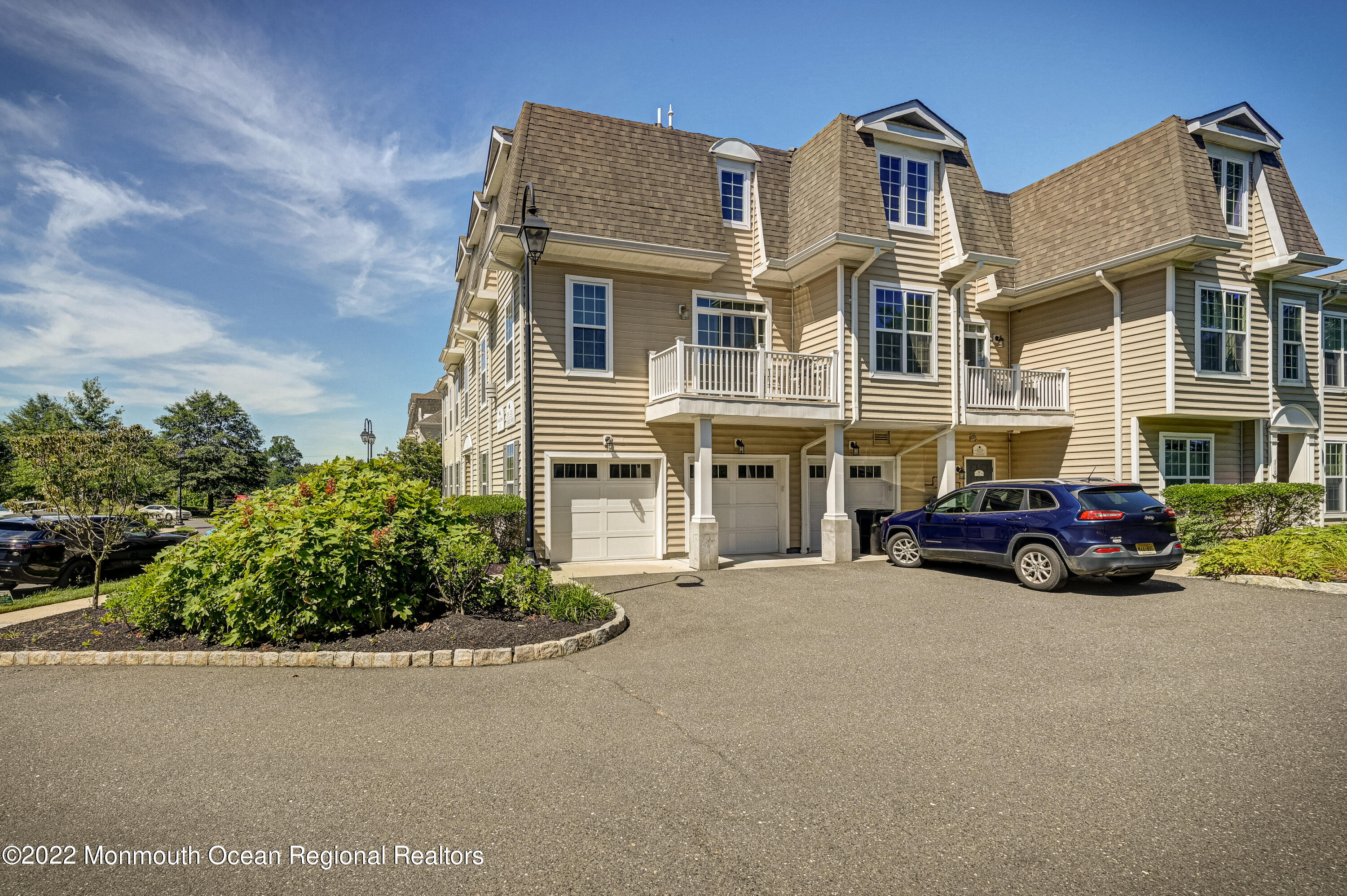 212 April Way Middletown, NJ 07748 - Photo 3 of 31 212_april_way001