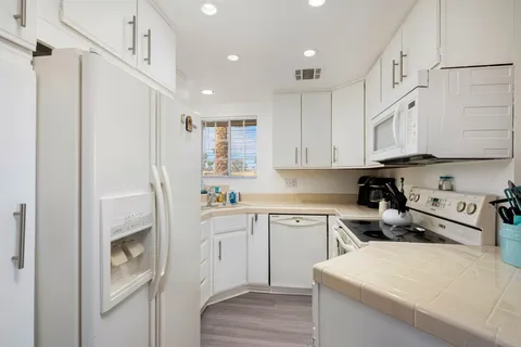 $244,000 | 2700 Lawrence Crossley Road, Unit 119, Palm Springs, CA 92264