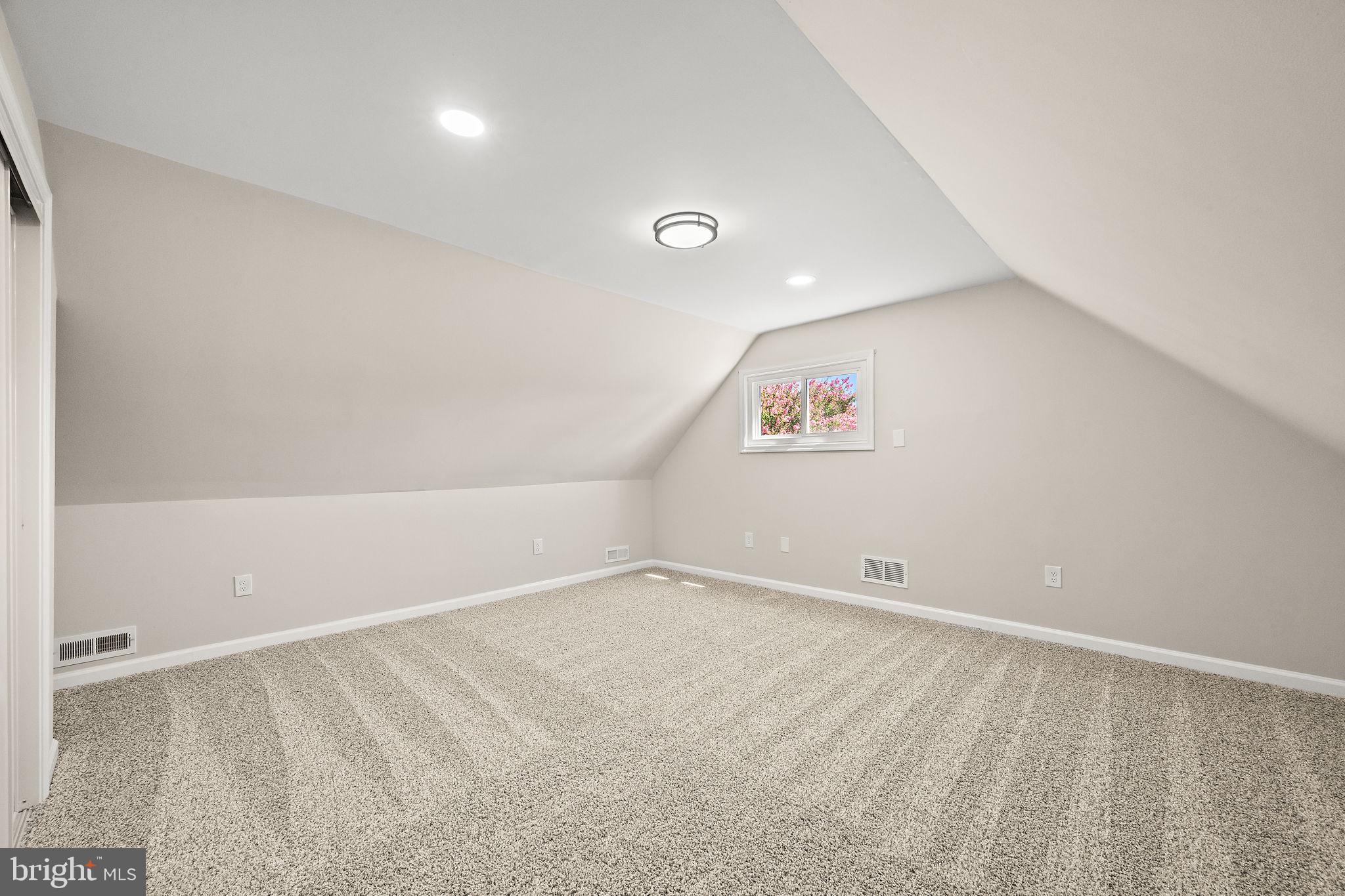 68 Indian Red Road Levittown, PA 19057 - Photo 9 of 19 Gallery Image 9