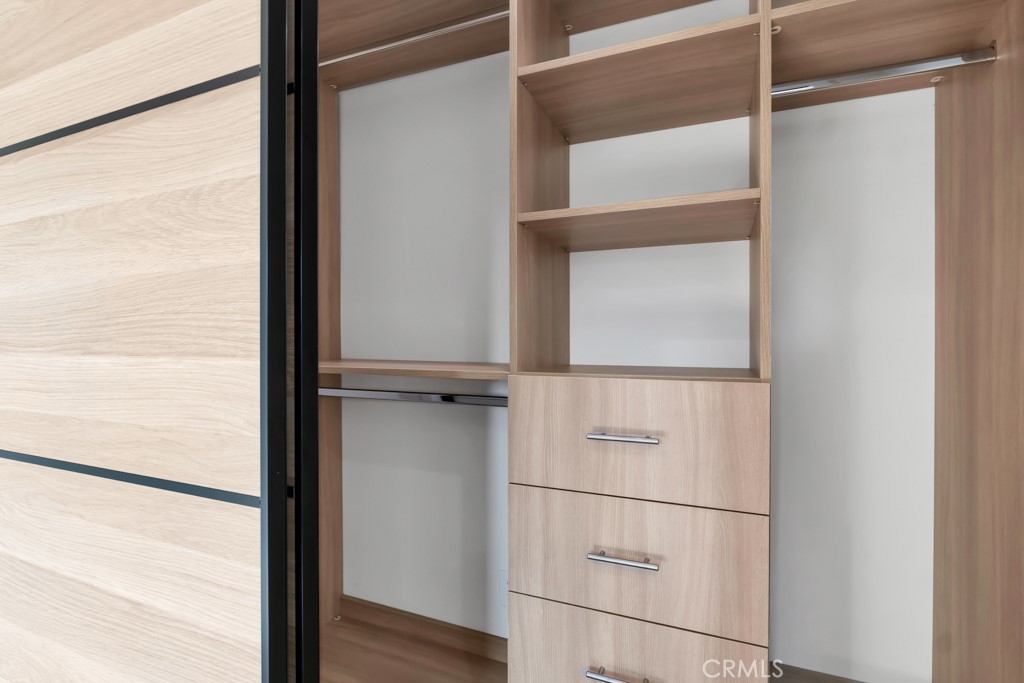 6156 Colbath Avenue Valley Glen, CA 91401 - Photo 16 of 62