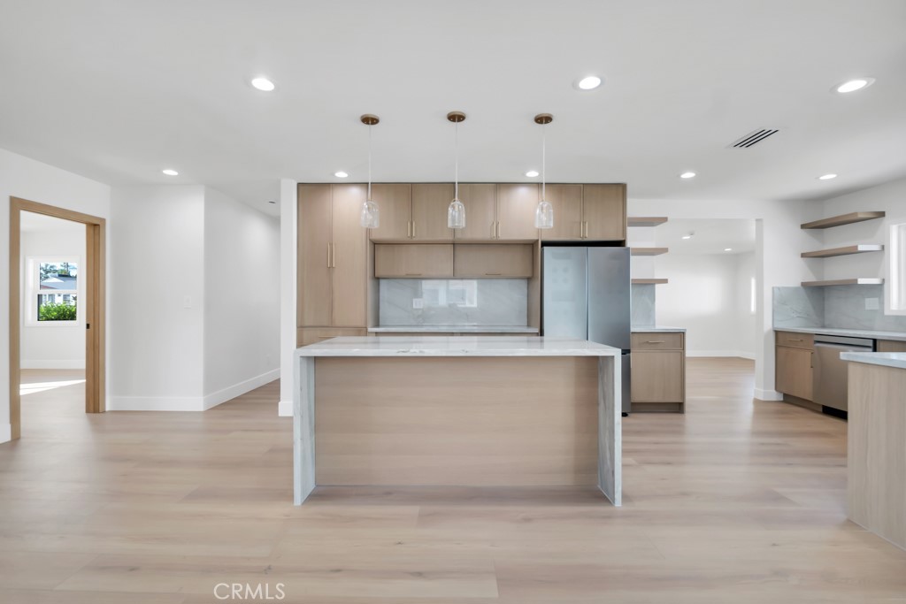 6156 Colbath Avenue Valley Glen, CA 91401 - Photo 10 of 62