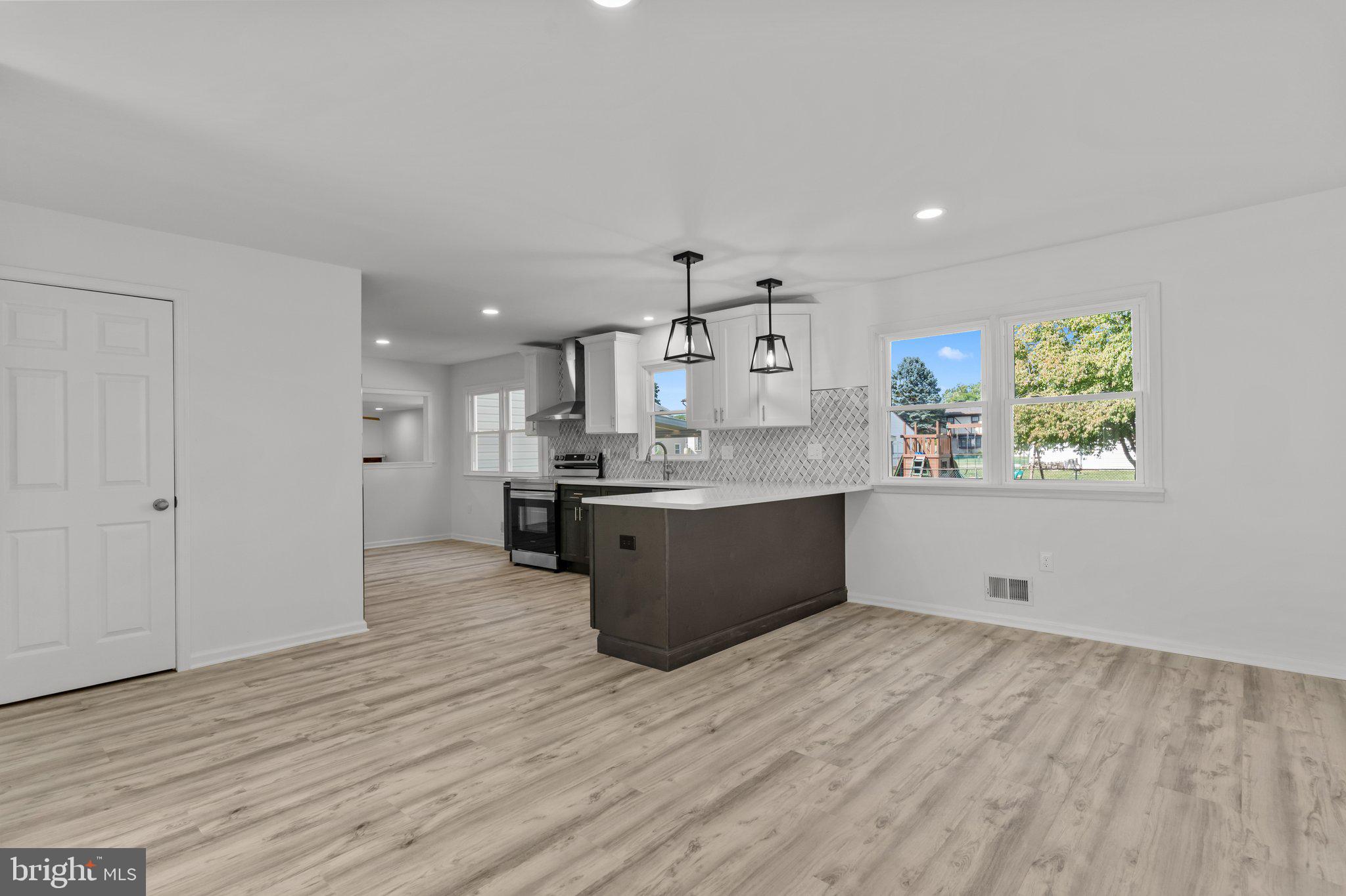 8 Robin Hood Drive Levittown, PA 19054 - Photo 10 of 49 Dining Room