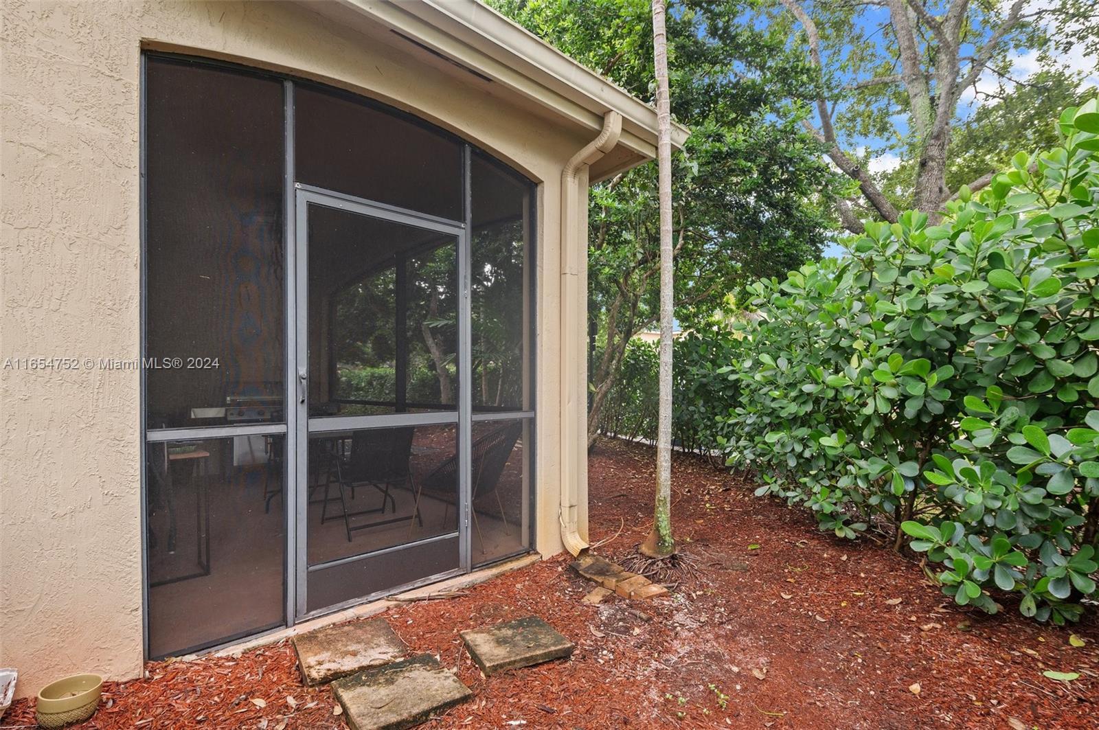 3822 Tree Top Drive Weston, FL 33332 - Photo 29 of 37 a view of outdoor space and yard