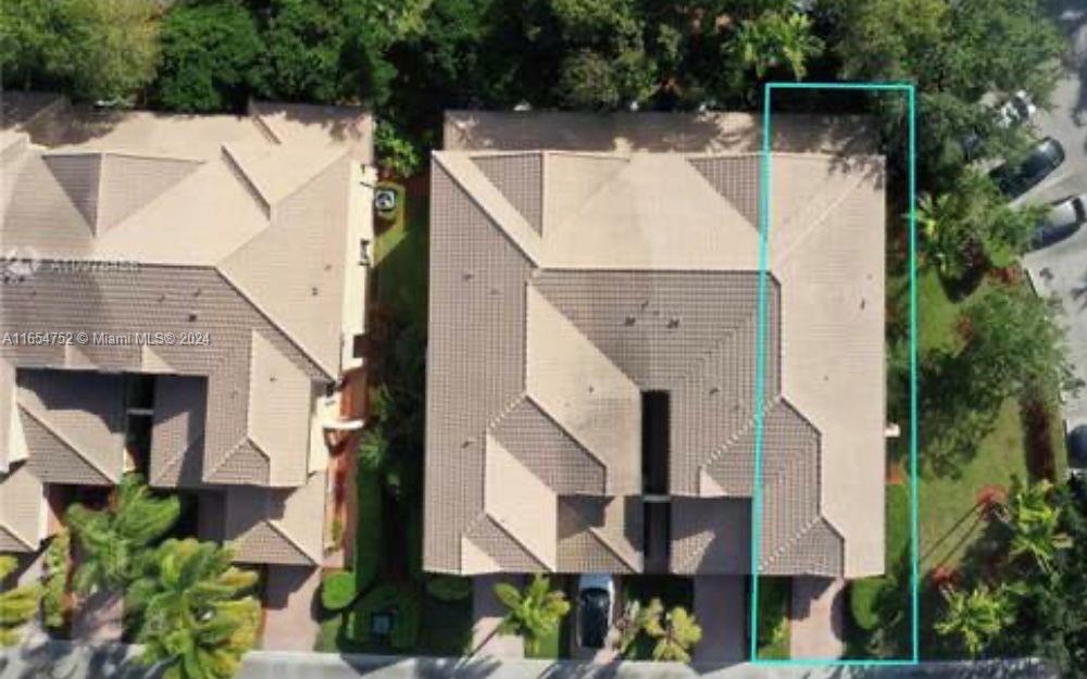 3822 Tree Top Drive Weston, FL 33332 - Photo 32 of 37 an aerial view of a house with large trees