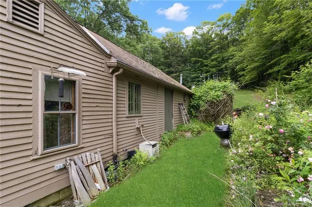 $350,000 | 1250 Highway 171, Woodstock, CT 06281