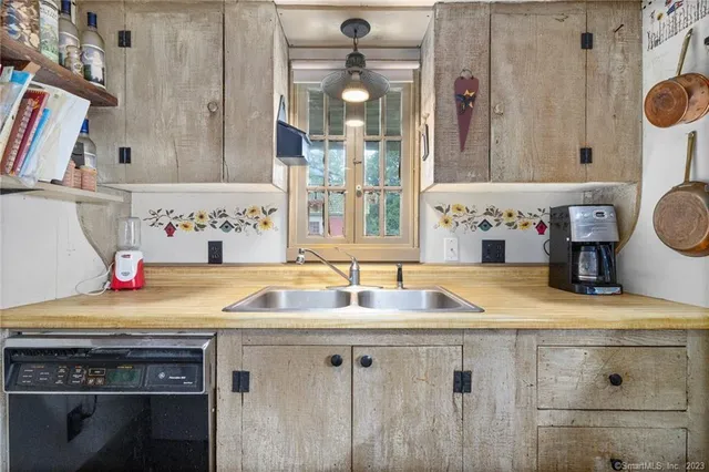 $350,000 | 1250 Highway 171, Woodstock, CT 06281