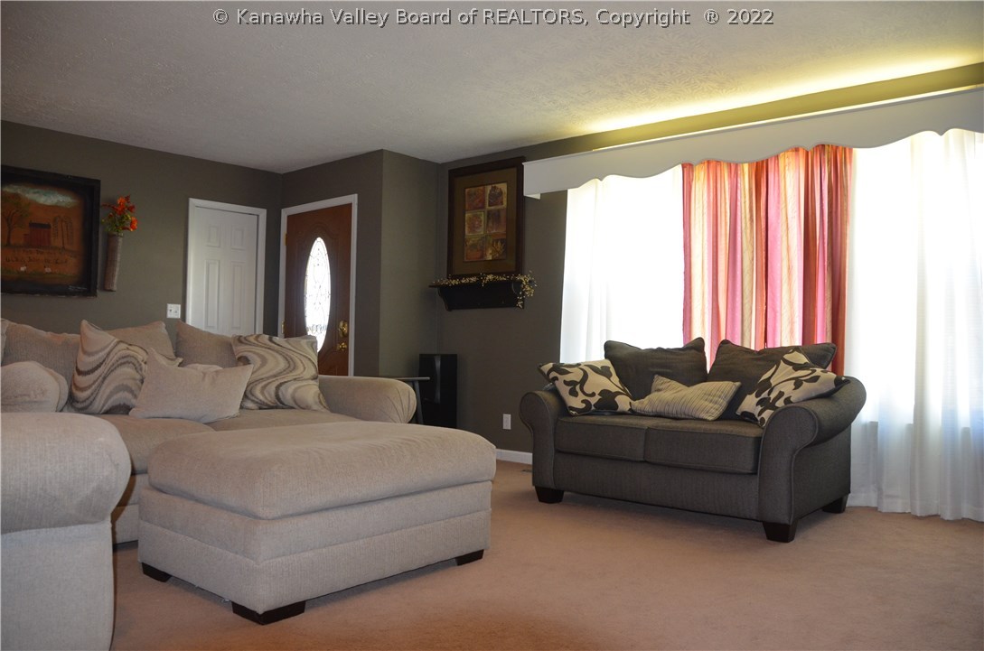 215 Maple Street Ripley, WV 25271 - Photo 9 of 30 Living area