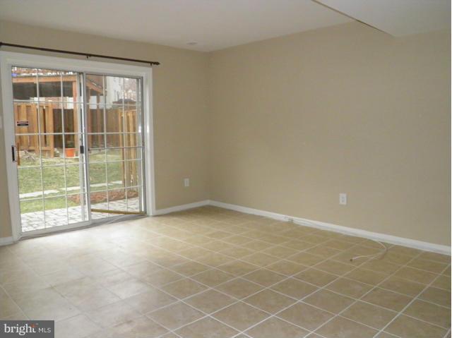 11 Grove Ridge Court, Unit 70 Rockville, MD 20852 - Photo 16 of 25 Family Room
