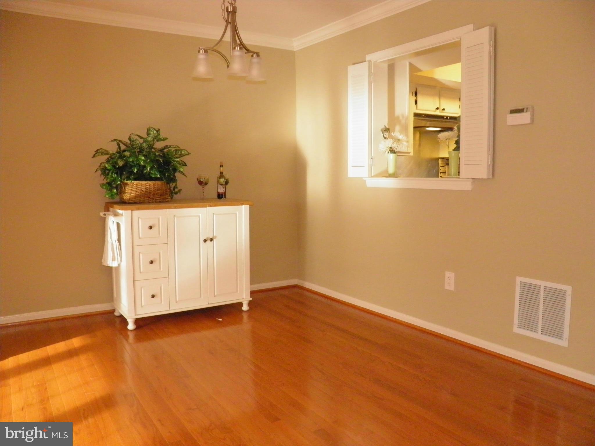 11 Grove Ridge Court, Unit 70 Rockville, MD 20852 - Photo 7 of 25 Dining Room