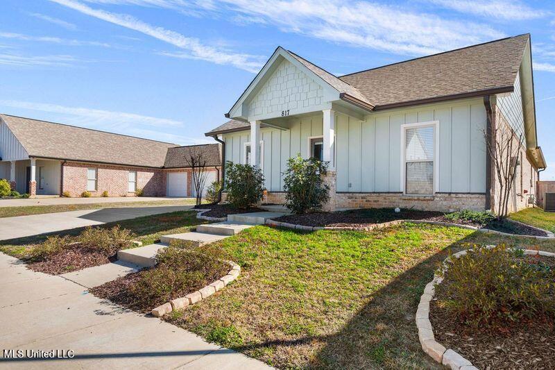 817 Long Leaf Circle Brandon, MS 39042 - Photo 2 of 25 017Hs4KQ