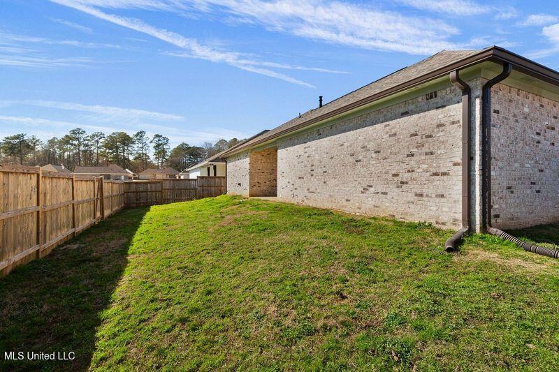 817 Long Leaf Circle Brandon, MS 39042 - Photo 24 of 25 POHHwv2Q