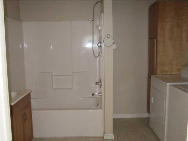 85 Cardinal Lane, Unit B Dunlap, TN 37327 - Photo 8 of 11 85 bath