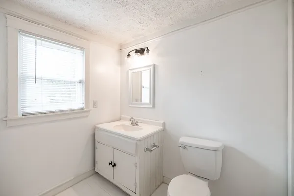 $2,200 | 2366 Highland Avenue, Goodlettsville, TN 37072