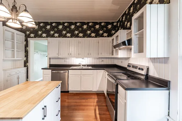 $2,200 | 2366 Highland Avenue, Goodlettsville, TN 37072