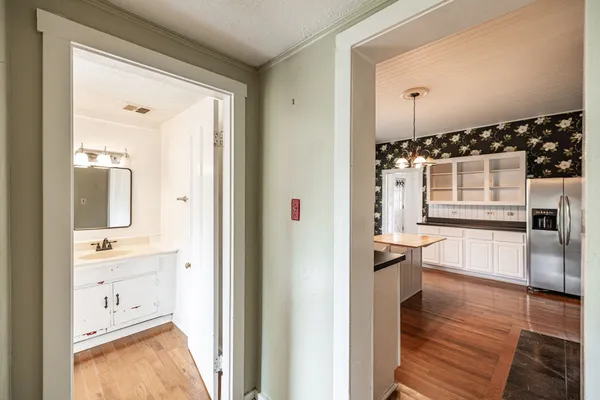 $2,200 | 2366 Highland Avenue, Goodlettsville, TN 37072