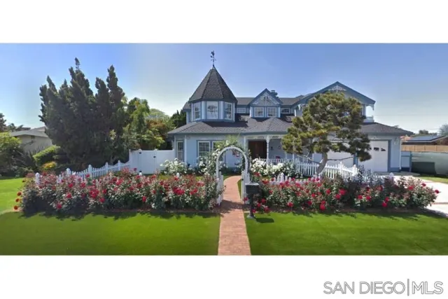 $5,700,000 | 920 Country Club Lane, Coronado, CA 92118