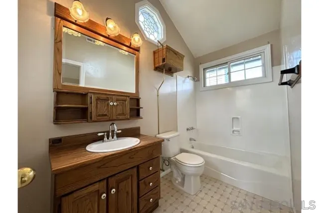 $5,700,000 | 920 Country Club Lane, Coronado, CA 92118