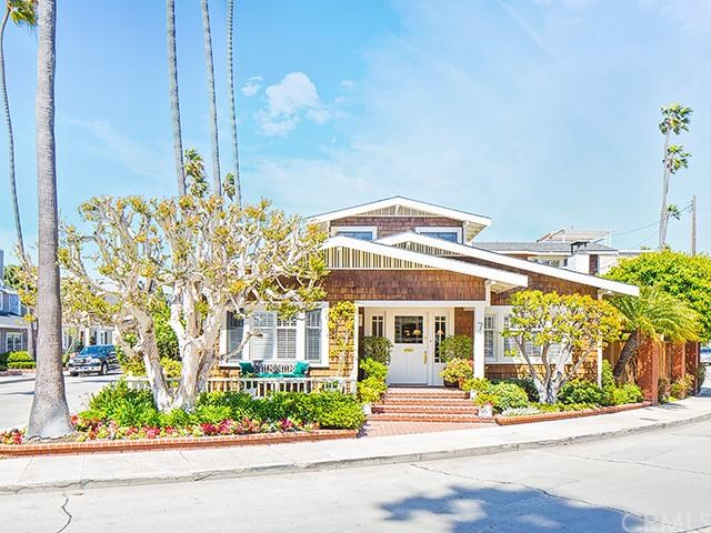 7 Giralda Walk Long Beach, CA 90803 - Photo 1 of 1 a front view of a building