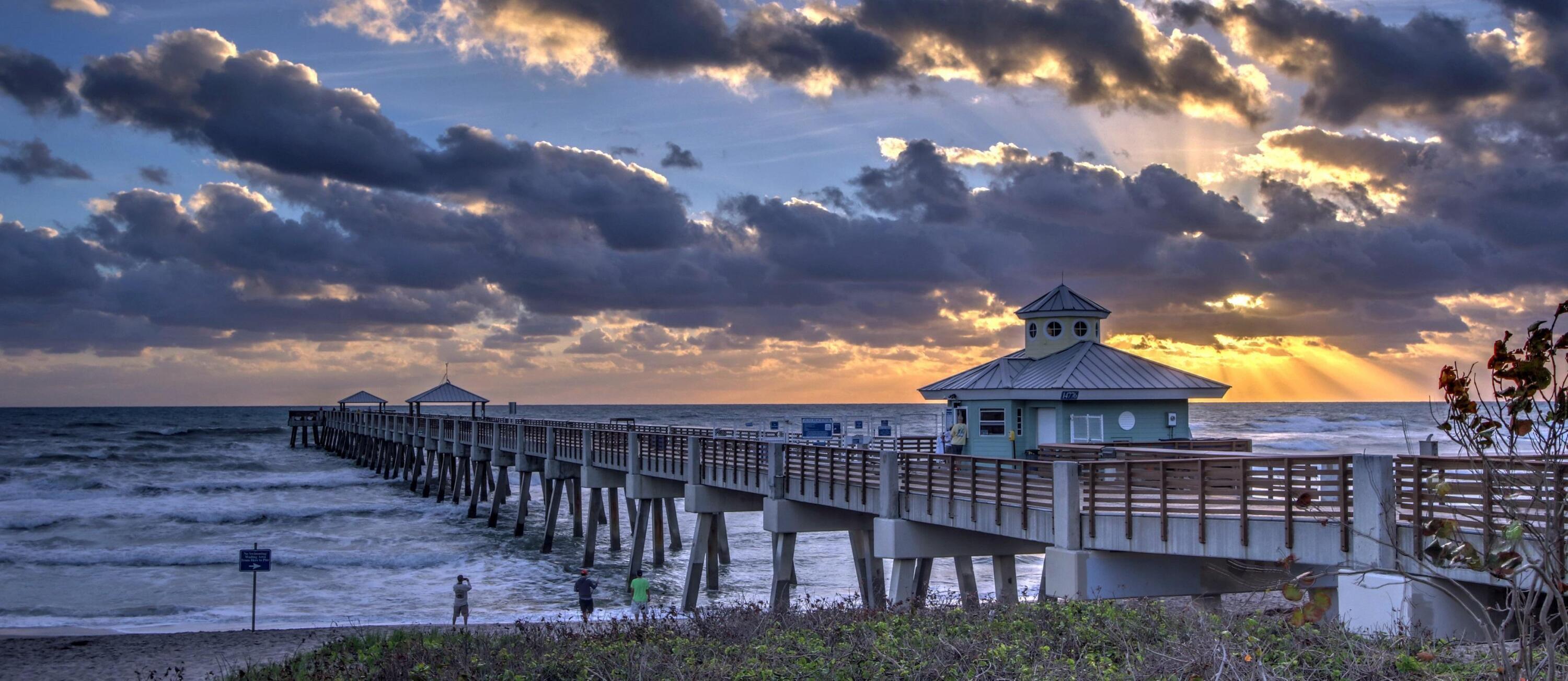 109 Seashore Drive Jupiter, FL 33477 - Photo 45 of 46 Juno Beach Pier
