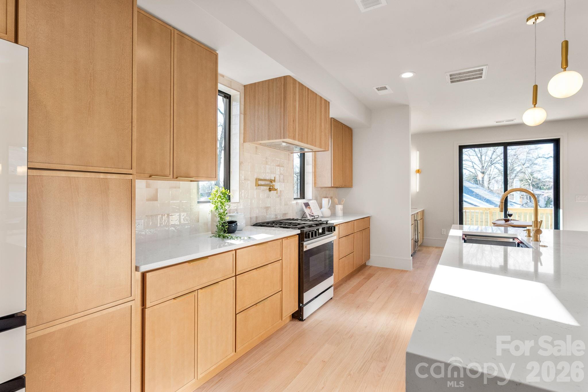 1637 Umstead Street Charlotte, NC 28205 - Photo 11 of 48