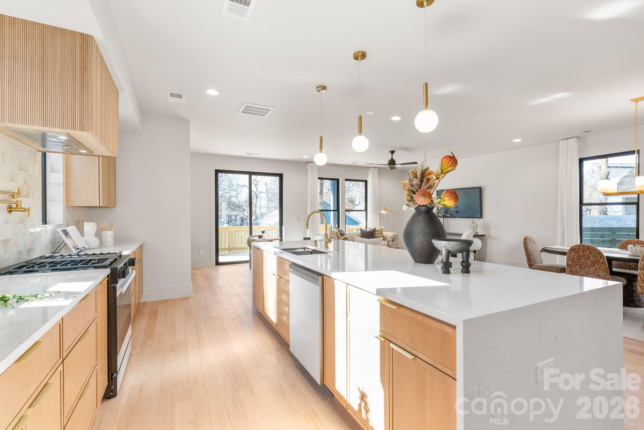 1637 Umstead Street Charlotte, NC 28205 - Photo 12 of 48