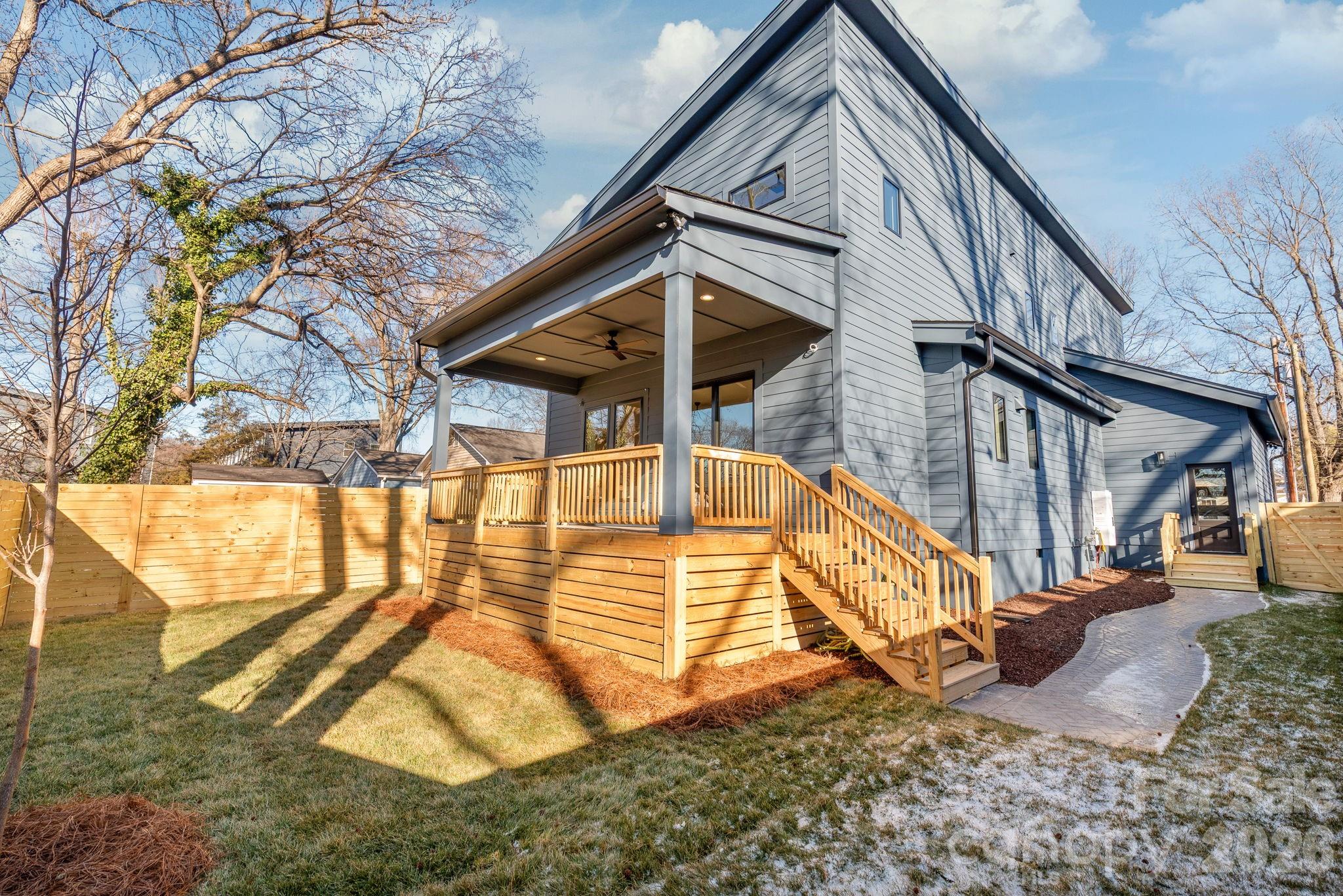 1637 Umstead Street Charlotte, NC 28205 - Photo 3 of 48